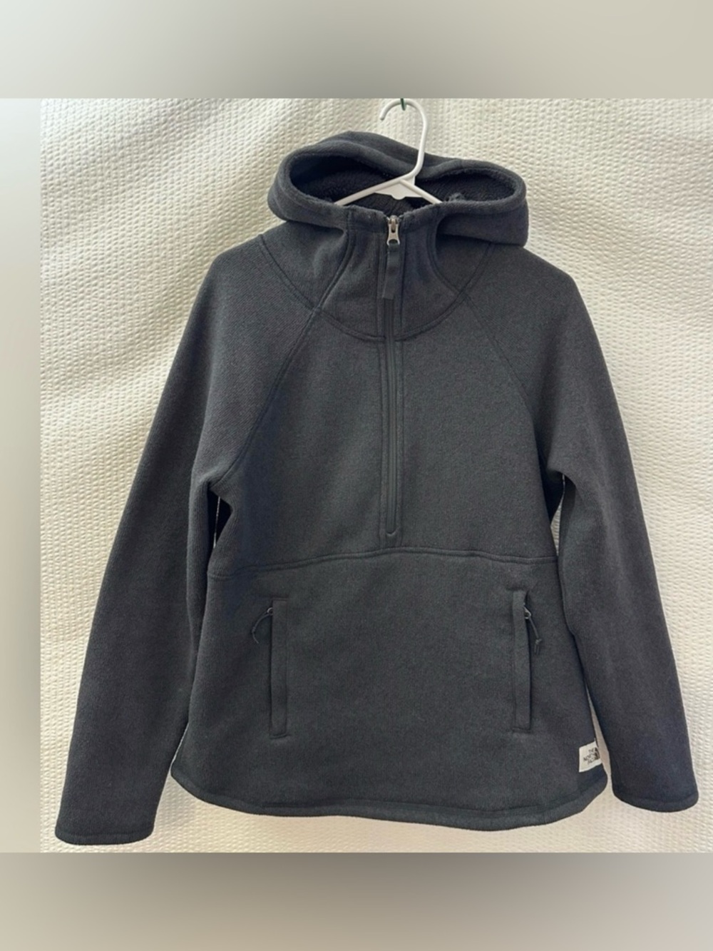 The North Face Crescent Women’s Black Fleeve Pullover Size: Medium
